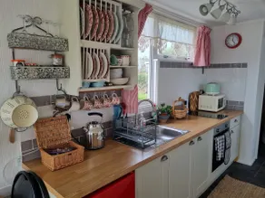 The Wendy House a retro 1960s chalet by the sea - Image 5
