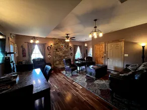 Journey's End, Beautiful Cabin suite, 20 Min AVL - Image 2