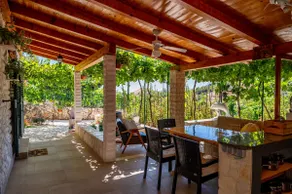 Stone House Apartment - Image 3
