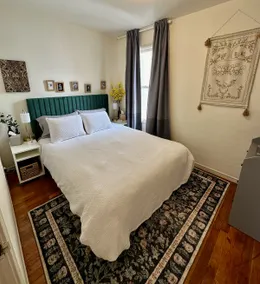 Classically Cool Apartment on College Ave - Image 3