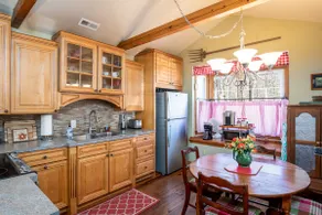 CHARMING Saluda on My Mind – 2min Walk to Downtown - Image 5