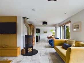 Amazing Home- Hot Tub, EV charger & close to Beach - Image 2