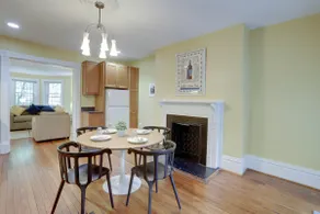 Adams Morgan: WalkScore98 40”TV FAST WiFi Spacious - Image 2