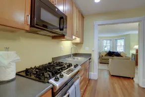 Adams Morgan: WalkScore98 40”TV FAST WiFi Spacious - Image 3