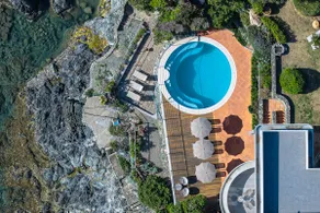 Villa indipendente con piscina a sfioro e accesso privato al mare - Image 3