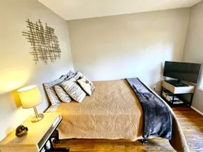 Rose Garden Guest Suite w/ Private Entrance - Image 3