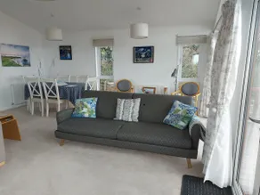Breathtaking sea views from this light, cosy lodge - Image 2