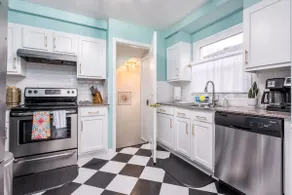 Colorful Vintage Bungalow Near Downtown Detroit - Image 5