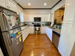 West End Townhouse steps from Main St & Falls Park, Shopping, Dining, Stadium - Image 3