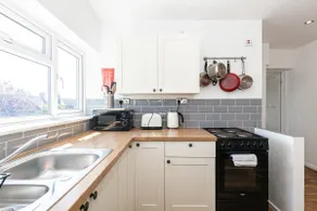 Sleep & Stay Oxford - Cosy flat with parking - Image 4