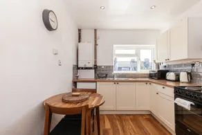 Sleep & Stay Oxford - Cosy flat with parking - Image 3
