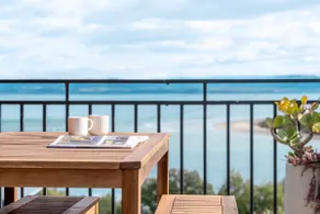 Granite Beach House - Image 2