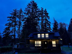 Waterfront Beach Cabin • Hot Tub • AC • EV Charger - Image 2