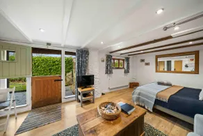 Beech Hut - a streamside family escape near Salcombe and Beaches - Image 2