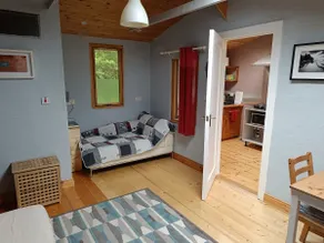 Artist paradise within the trees - Image 4
