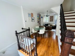 Chic, Boutique Row House in the Heart Georgetown - Image 5