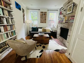 Chic, Boutique Row House in the Heart Georgetown - Image 2