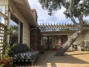 Charming, perfect location, large, super clean! - Image 3