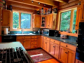 Overlook. Log Home. near Belleayre Mountain - Image 3