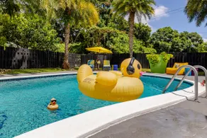 Resort-Style 1BR Oasis/Pool+Private Patio - Image 2