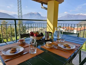 Balcony Lake View Apartment - Image 3