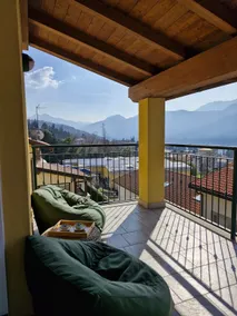 Balcony Lake View Apartment - Image 5