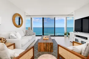 Condo en bord de mer récemment rénové au 10ème étage - Image 3