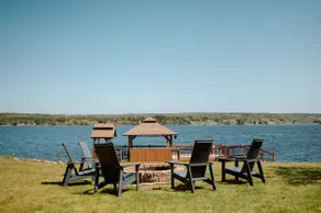 Cozy Waterfront Cottage w. Sauna |25 min to Sydney - Image 4