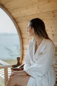 Cozy Waterfront Cottage w. Sauna |25 min to Sydney - Image 5