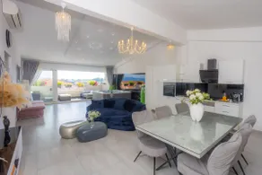 Penthouse for 6 - Split/ with jacuzzi/free parking - Image 4
