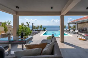 Villa de lujo POCRNJA con piscina climatizada, jacuzzi, sauna y mesa de billar - Image 3