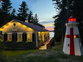 PERIWINKLE COTTAGE BY THE SEA-PRIVATE AND COZY - Image 3