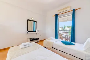 Saint Peter Bay Aparthotel- Twin Room with Balcony - Image 2