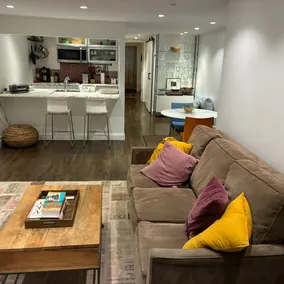 Manhattan oasis in elegant townhouse, sleeps 4 - Image 2