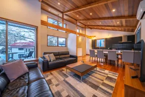 Bluebird Chalets | Prime Echoland Steps From Cafés - Image 3