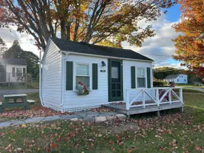 The Lighthouse Cottage at Bay Meadow - Image 2