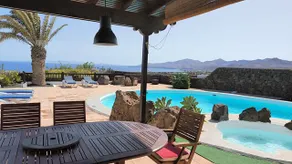 Classical villa with panoramic ocean views - Image 4