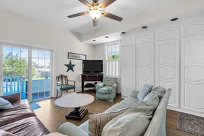 Fabulous Historic Seashore Victorian - Image 3