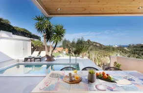 Olive Garden-Heated Pool - Image 2