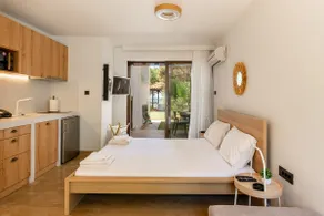 Alkis Guest House by AegianKazarte - Image 2