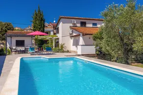 Ferienhaus LEDINE mit Pool - Image 2