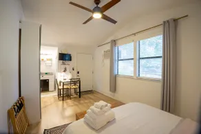 ★ Cute South Congress Studio! Private & comfy! ★5★ - Image 5