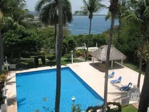 2bdrm, 2bthrm, a/c,pool, balcony,barbecue,#11 - Image 3