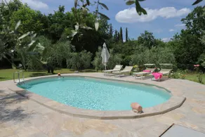 Cozy cottage with private pool and garden for al fresco dining - Image 3