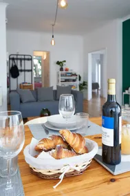 Beach and Lisbon · Perfect for 6 Guests - Image 3