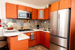 Cozy Studio Retreat with Private Parking and Laundry. Pet Friendly - Image 5