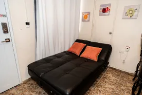 Cozy Studio Retreat with Private Parking and Laundry. Pet Friendly - Image 3