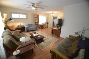 Spacious Bryn Mawr 2BR | Historic Dplx | Sleeps 6 - Image 2