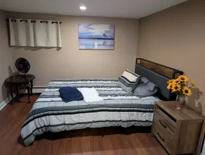 First floor, all the amenities, super convenient - Image 4