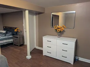 First floor, all the amenities, super convenient - Image 5